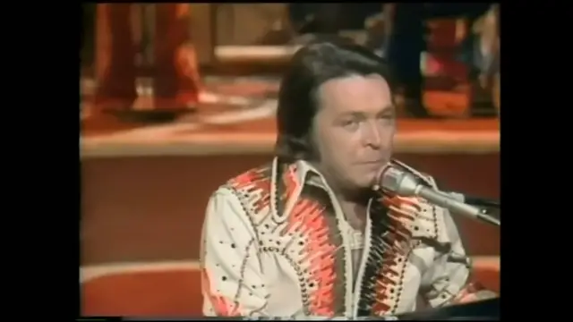 'Video thumbnail for Mickey Gilley - She's Pulling Me Back Again 1977'
