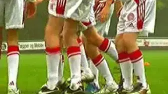 'Video thumbnail for Kunta Kinte | Opvarmningsøvelse | Fodboldrytmer'