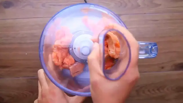 'Video thumbnail for Salmon Quinoa Cakes Recipe'