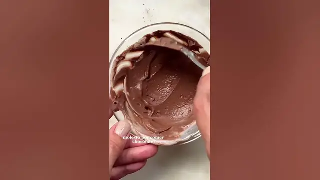 'Video thumbnail for Crema de chocolate en 4 min'