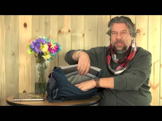 'Video thumbnail for STM Radial 15" Messenger Bag Review'