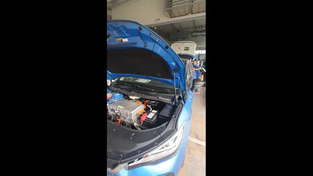 'Video thumbnail for Steps To Take Before Working Repairing An Electric Car ?'