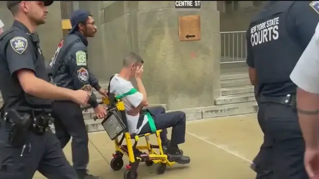 'Video thumbnail for 2 court officers attacked at NYC courthouse'
