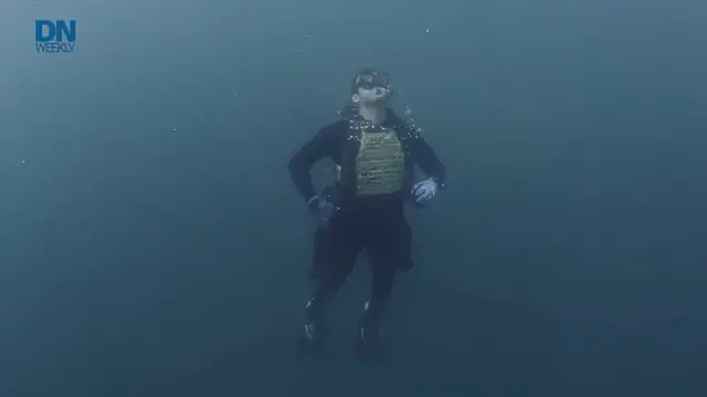 'Video thumbnail for Soar under water faster with a personal diver propulsion system - and save your air'