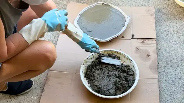 'Video thumbnail for Pour concrete into a take-out lid - this is BRILLIANT!'