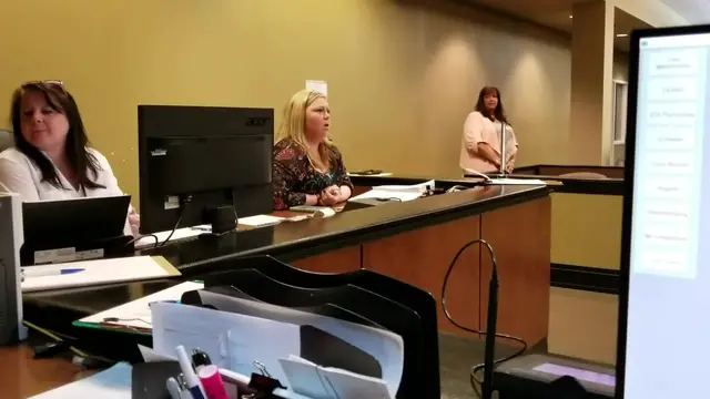 'Video thumbnail for Probation Officer Stunned As Boyfriend Proposes In Shackles | Happily TV'