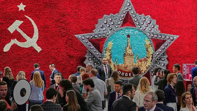 'Video thumbnail for The 28th St. Petersburg International Economic Forum opens in Russia'