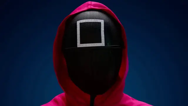 'Video thumbnail for Fortnite x Squid Game - Official 'Pink Guard Gets the W' Short Trailer'