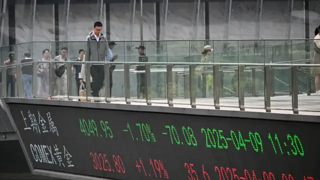 'Video thumbnail for Trade war: Beijing applies retaliatory 84% tariffs on US goods'