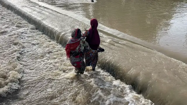 'Video thumbnail for Nigeria flash floods kill over 120 in Mokwa, many still missing'
