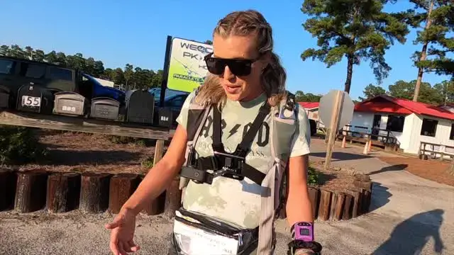 'Video thumbnail for Teacher Skydives While Reading Book To New Class | Happily TV'