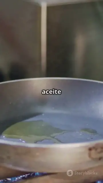 'Video thumbnail for Chips de Salvia Crujientes con Cerveza – Receta Gourmet Fácil2025-06-02'