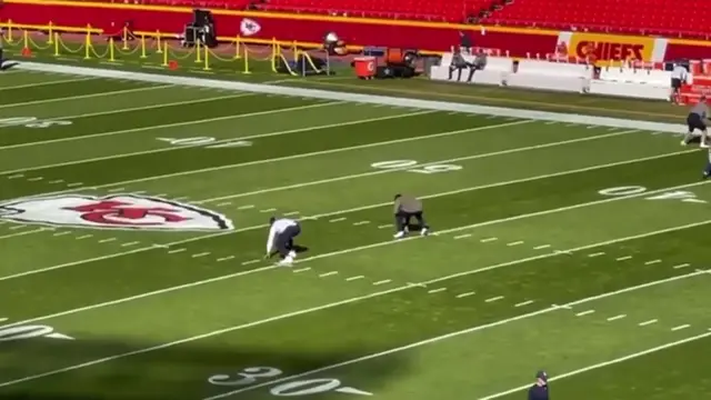 'Video thumbnail for law nation sports: cowboys tyron smith & la'el collins pregame warmups'