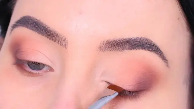 'Video thumbnail for Soft Everyday Glam Eye Makeup Look for Every Occasion'