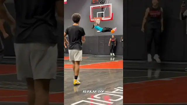 'Video thumbnail for 5’6” Dunking IN GAME !!'