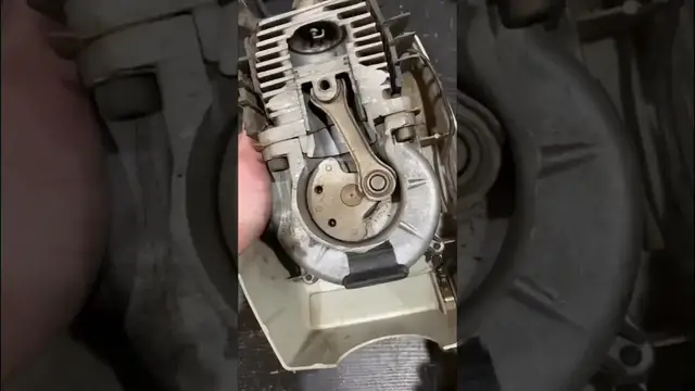 'Video thumbnail for Internal Combustion Engine Cut in Half: Close-up Look at the Mechanics'