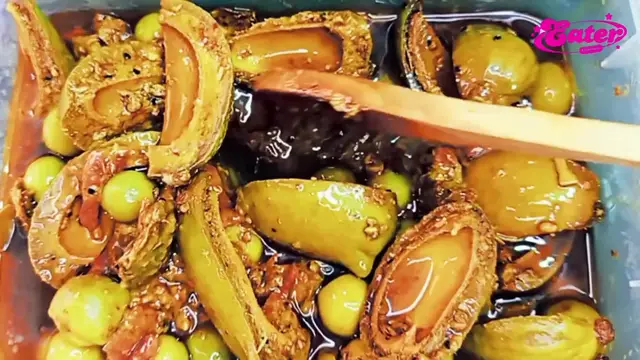 'Video thumbnail for How to Add Carrots in a Premade Pickle'
