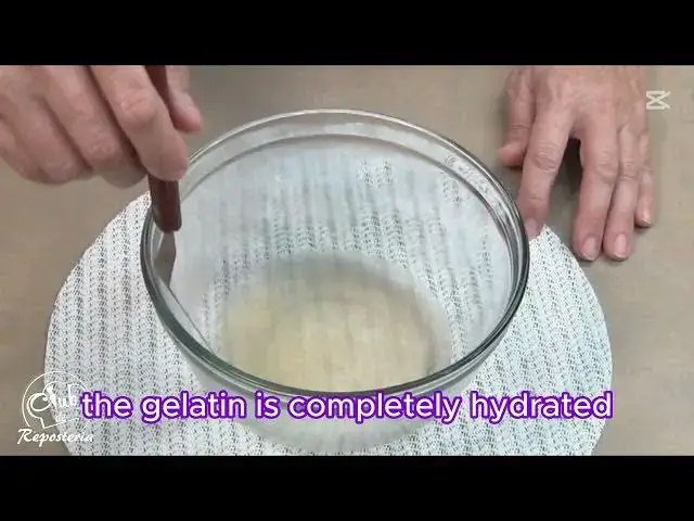 'Video thumbnail for How to Dissolve Unflavored Gelatin Powder'