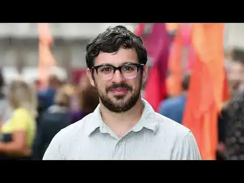 'Video thumbnail for Simon Bird Inbetweeners Biography, Age, Height, Family, Wife and Career'