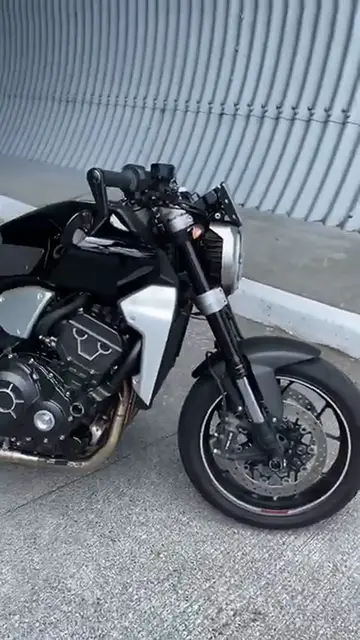 'Video thumbnail for Honda Cb1000r 2018'