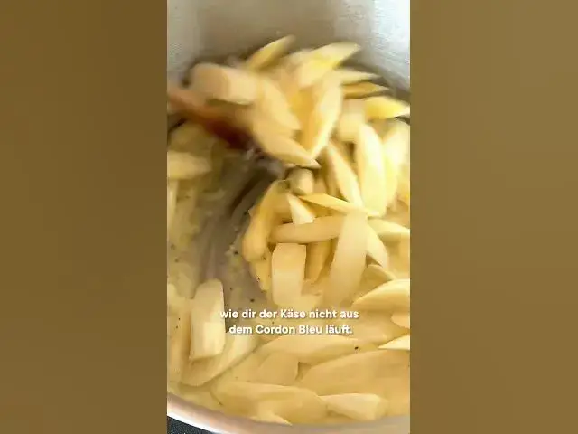 'Video thumbnail for Spargel mal ganz anders: Hähnchen Cordon Bleu mit weißem Spargel #shorts'