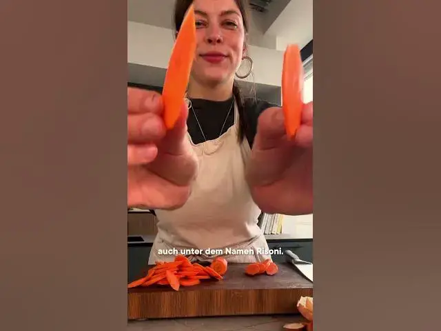 'Video thumbnail for Farbenfrohes Frühlingsrezept: Karotten-Orzo #shorts'