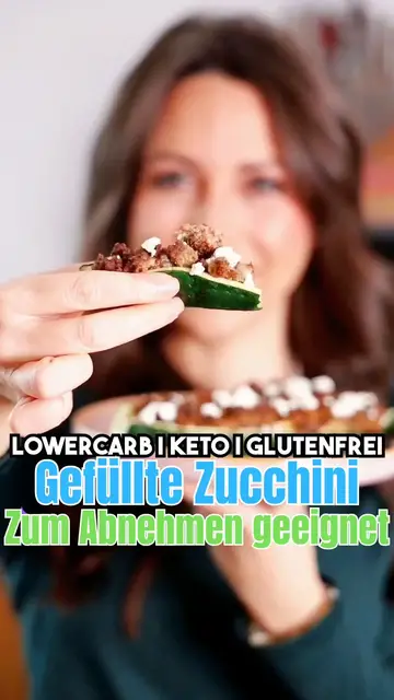 'Video thumbnail for Gefüllte Zucchini LowCarb Rezept'