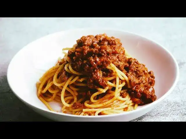 'Video thumbnail for Looking For An Easy And Delicious Bolognese Pasta Recipe? Look No Further!'
