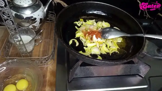 'Video thumbnail for Spicy Scrumbled Egg or Khageena Recipe'