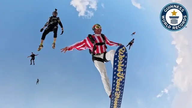 'Video thumbnail for Amazing views as skydivers fly over Great Pyramids of Giza'