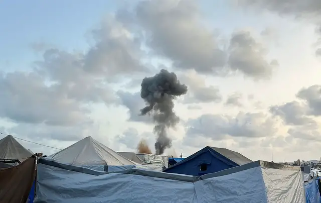 'Video thumbnail for Eyewitness video shows Israeli airstrike on Khan Younis'