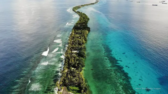 'Video thumbnail for Residents of Tuvalu seek escape to Australia as island continues to sink'