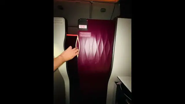 'Video thumbnail for Qatar Airways QSuites Double Beds In The Sky'