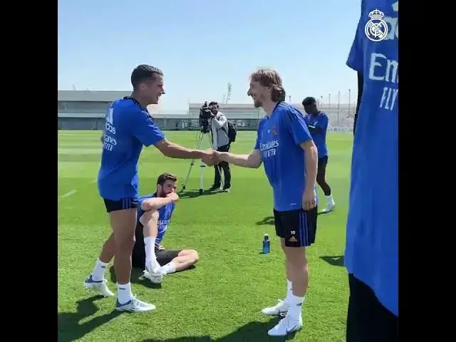 'Video thumbnail for Luka Modrić 💪 Casemiro 🖥️ Ctrl+C ➡️ Ctrl+V #shorts'