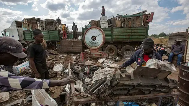 'Video thumbnail for In Zimbabwe, metal scrap collecting is reducing environmental pollution'