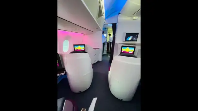 'Video thumbnail for Qatar Airways Business Class Boeing 787-8 Seat 2A'
