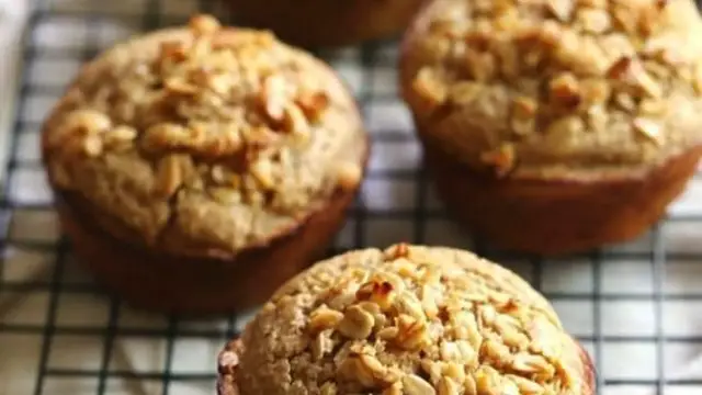 'Video thumbnail for Caramelized Banana Oat Muffins recipe 1'