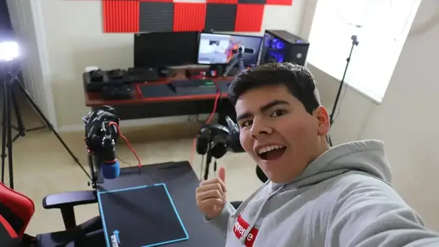 'Video thumbnail for MY NEW PROJECT IS FINALLY COMING TOGETHER (BIG NEWS)'