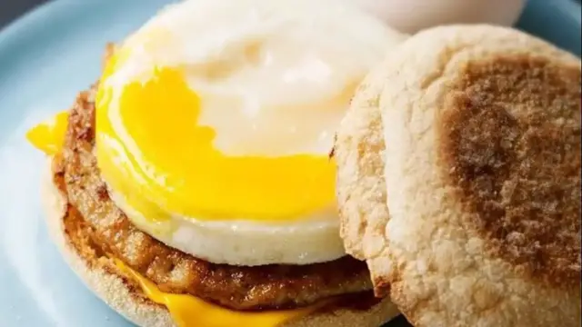 'Video thumbnail for Even McDonald's Staff Won't Order These Menu Items'