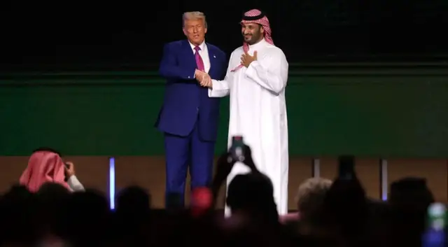 'Video thumbnail for US and Saudi Arabia agree to $142bn weapons sale during Trump visit'