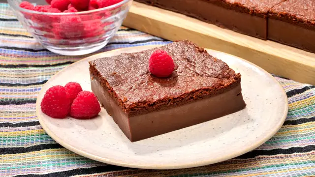 'Video thumbnail for Forget the Bakery! This Homemade Chocolate Cake is Pure Heaven'