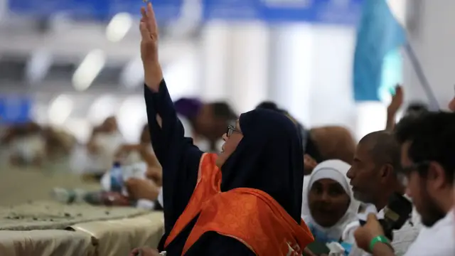 'Video thumbnail for Third day of Hajj: Pilgrims gather for symbolic ‘stoning of the devil’'
