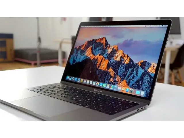 'Video thumbnail for 2016 MacBook Pro with Touch Bar Unboxing & Hands on'