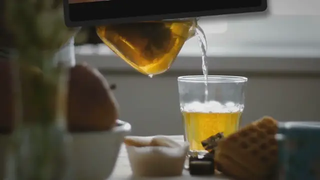'Video thumbnail for Revitalize Your Health with Celery Juice: A Quick, Nutritious & Refreshing Recipe!'