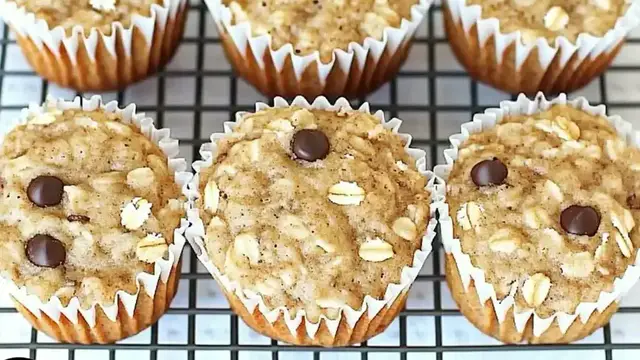 'Video thumbnail for Breakfast Oatmeal Cupcakes To Go'