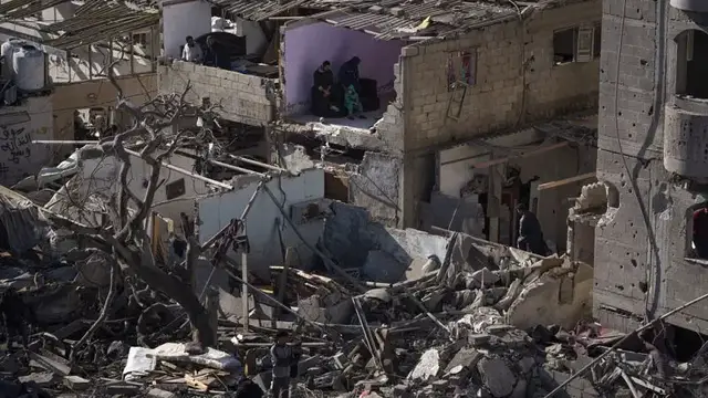 'Video thumbnail for Gaza residents plead for ceasefire amid humanitarian crisis'