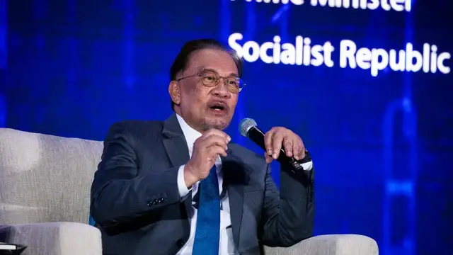 'Video thumbnail for Malaysia’s prime minister thinks AI may need to operate independently of national sovereignty'