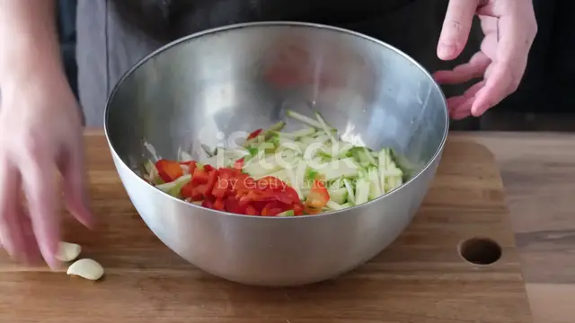 'Video thumbnail for BBQ Pasta Salad Recipe – Quick, Creamy & Flavor-Packed!'