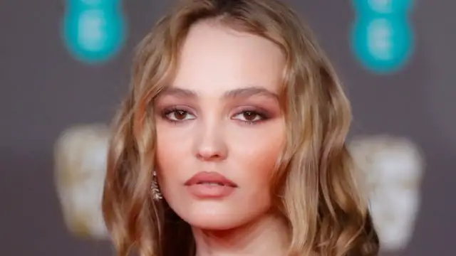 'Video thumbnail for Lilly Rose-Depp's Transformation Is Seriously Turning Heads'
