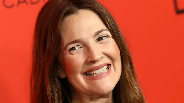 'Video thumbnail for Celebs Who Were Totally Wasted During Interviews And Actually Admitted It'